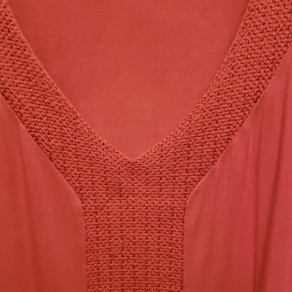 Pink tank with neck and front  detail - Picture 3 of 4